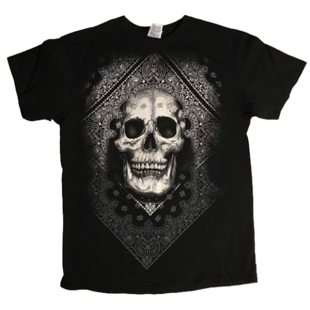 men’s medium black skull T-shirt. Unisex.